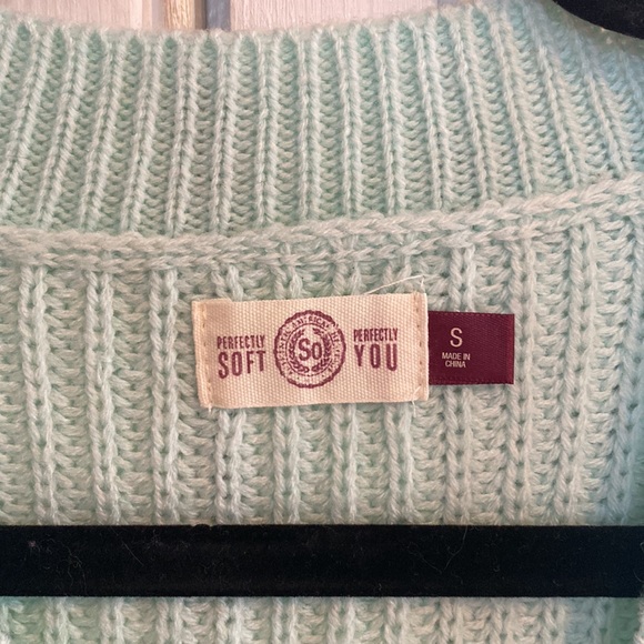 Sweater - Picture 3 of 4